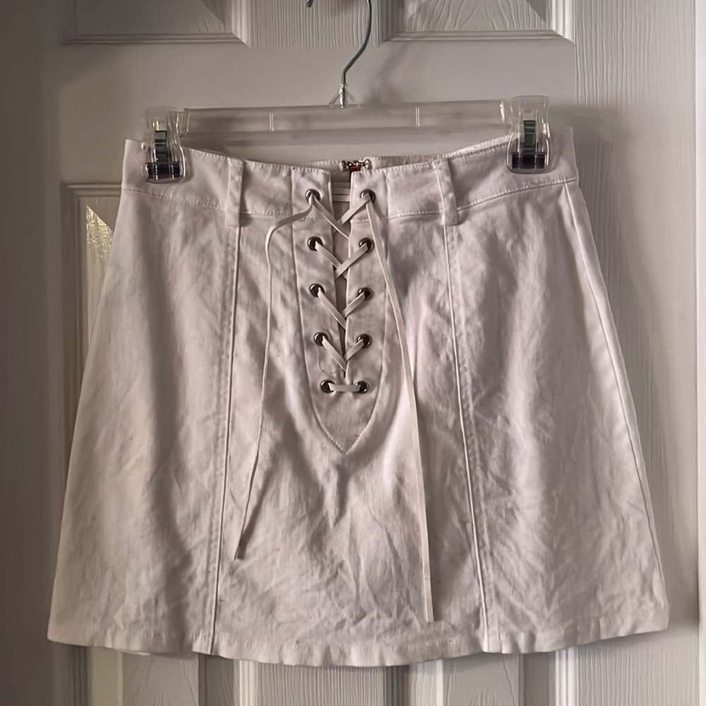 Forever 21 White Mini Skirt w/ Lace Up Detail - Size Small